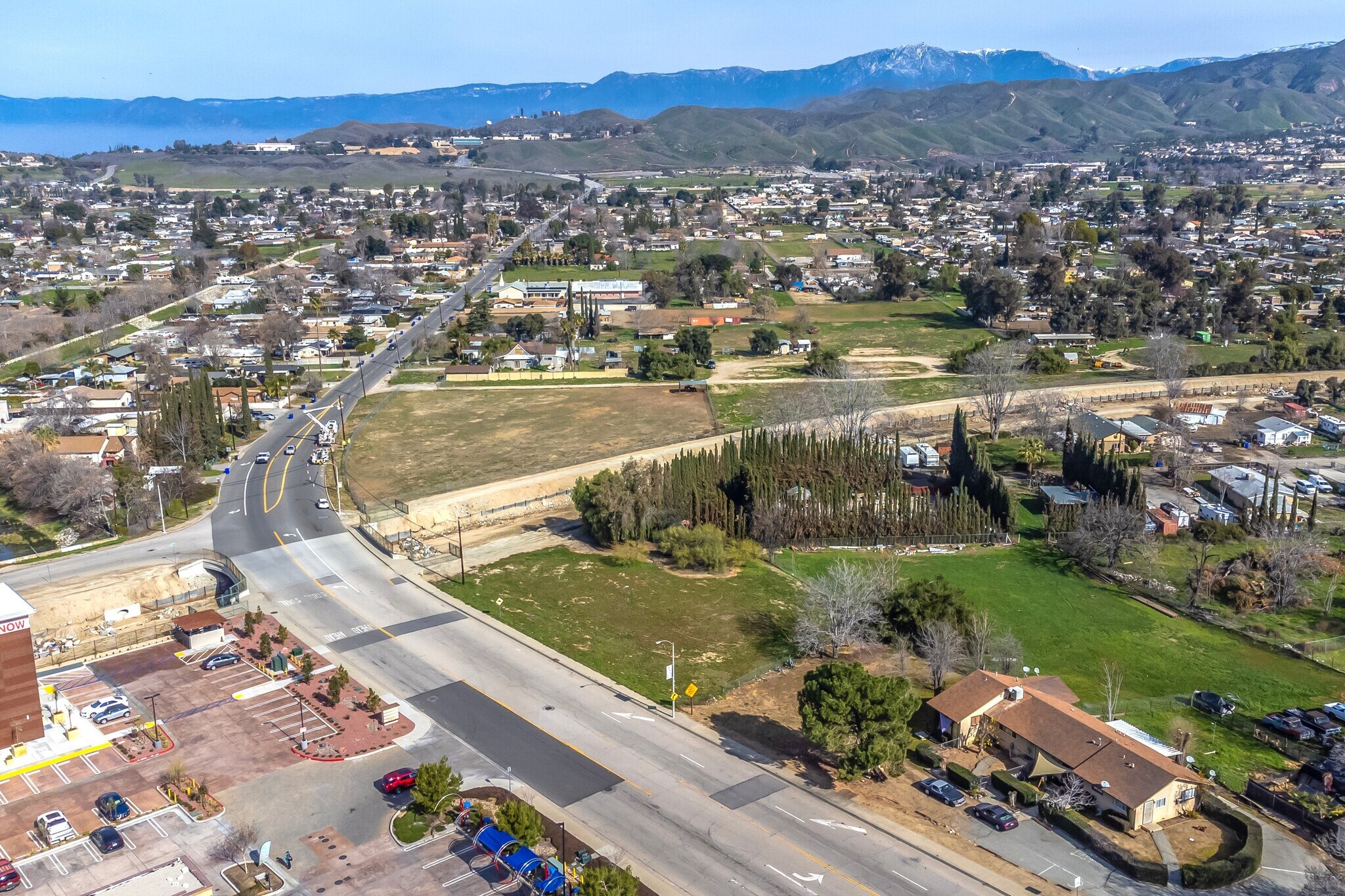 12915 14th st, Yucaipa, CA à vendre Photo de l’immeuble– Image 1 sur 10