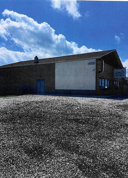 2204 Pennsylvania Ave, Weirton, WV à louer - Photo de l’immeuble – Image 3 sur 3