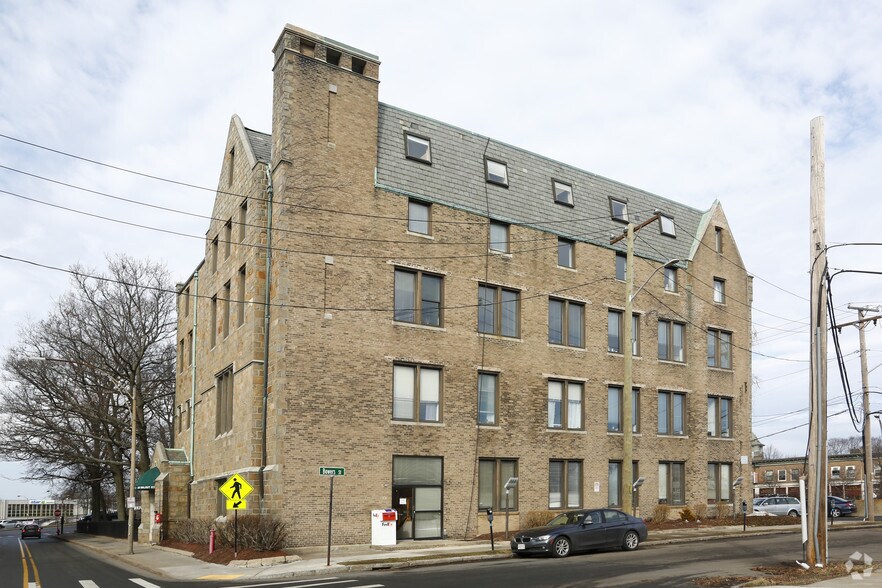 288 Walnut St, Newton, MA à louer - Photo de l’immeuble – Image 1 sur 20