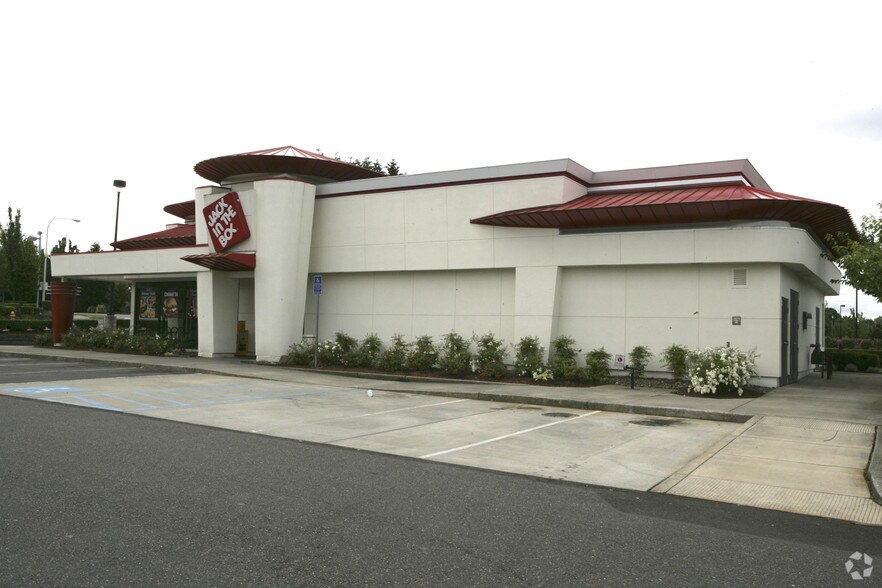 7455 NE Imbrie Dr, Hillsboro, OR à vendre - Photo de l’immeuble – Image 2 sur 5