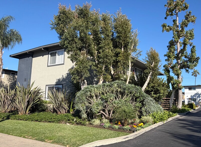 2256-2260 Maple St, Costa Mesa, CA à vendre - Photo de l’immeuble – Image 2 sur 5
