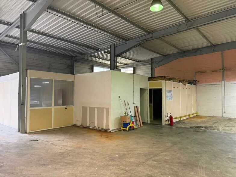 Local d’activités dans Allonne à louer - Photo intérieure – Image 2 sur 9