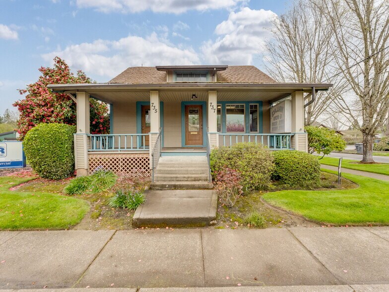 737 NW Adams St, Mcminnville, OR à vendre - Photo de l’immeuble – Image 1 sur 56