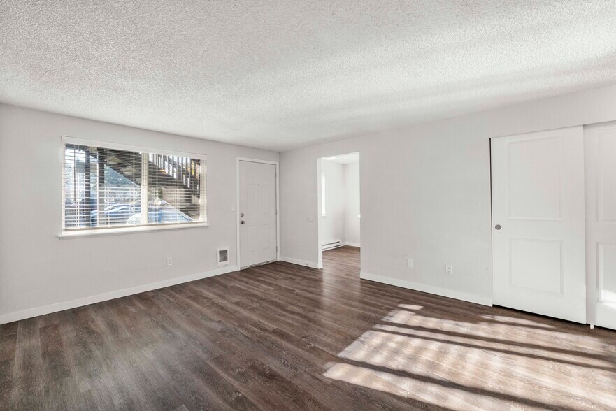 5211-5219 E 96th St, Tacoma, WA à vendre - Photo de l’immeuble – Image 2 sur 11