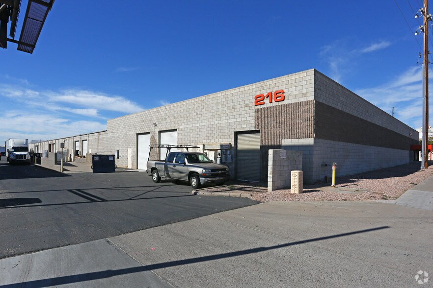 216 S Alma School Rd, Mesa, AZ à louer - Photo de l’immeuble – Image 3 sur 7