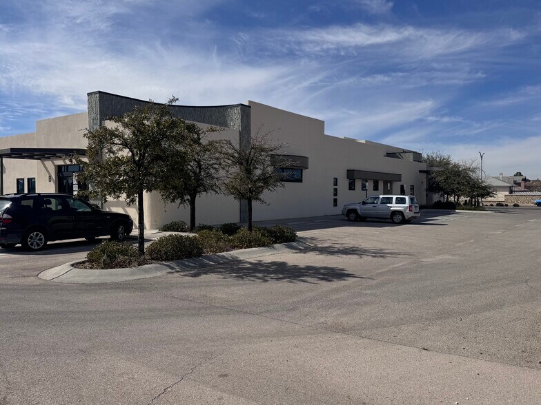 2200 George Dieter Dr, El Paso, TX à vendre - Photo de l’immeuble – Image 2 sur 42