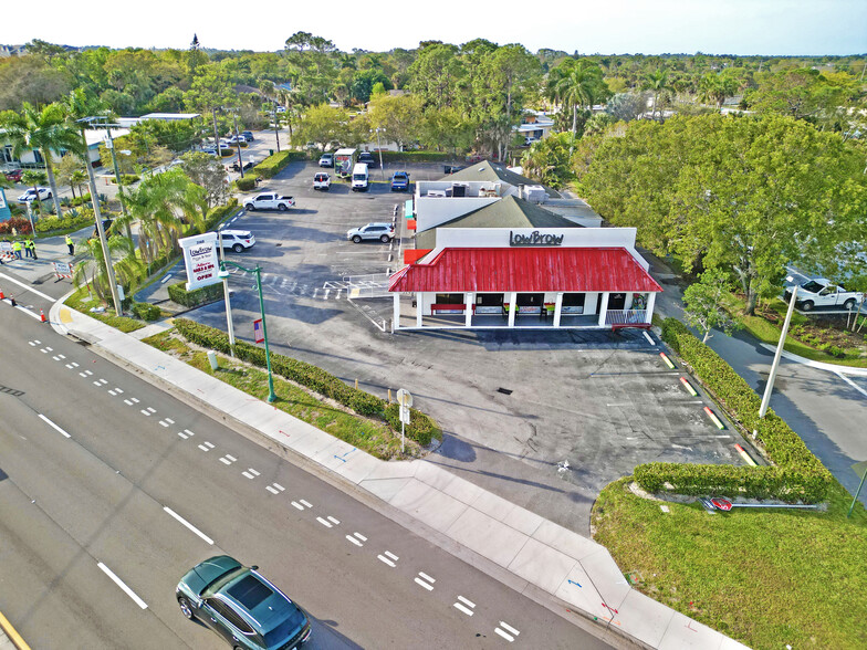 3148 Tamiami Trl E, Naples, FL à vendre - Photo de l’immeuble – Image 2 sur 4