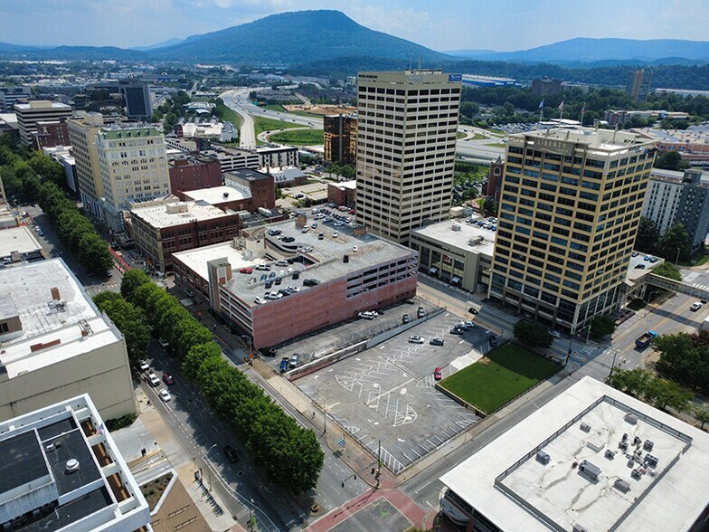630 Chestnut St, Chattanooga, TN à louer - Photo de l’immeuble – Image 2 sur 23