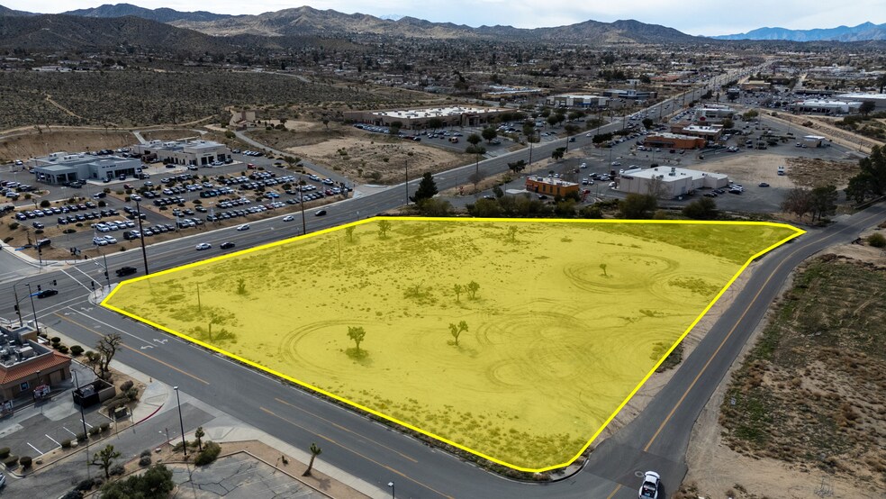 57794 29 Palms hwy, Yucca Valley, CA à vendre - Aérien – Image 2 sur 8