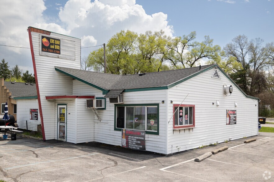 10151 Maumee Western Rd, Monclova, OH à vendre - Photo de l’immeuble – Image 2 sur 7