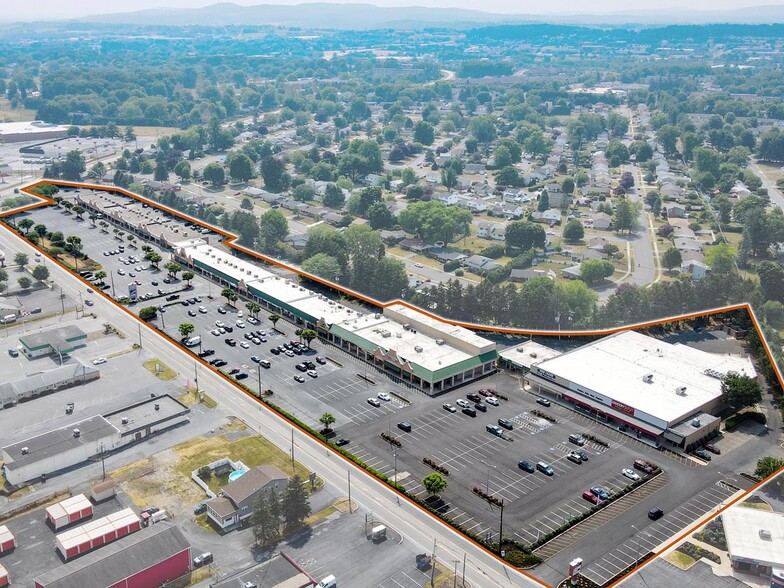5210-5260 Simpson Ferry Rd, Mechanicsburg, PA à louer - Photo de l’immeuble – Image 1 sur 12