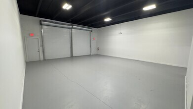 5000 Lake Worth Rd, Lake Worth, FL à louer Photo intérieure– Image 2 sur 6