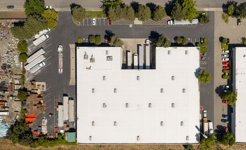 5481 Brisa St, Livermore, CA à louer - Photo de l’immeuble – Image 3 sur 6