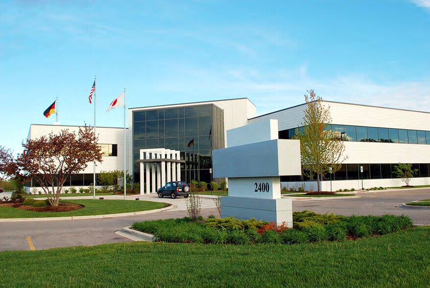 2400 Huntington Blvd, Hoffman Estates, IL à vendre - Photo de l’immeuble – Image 2 sur 10