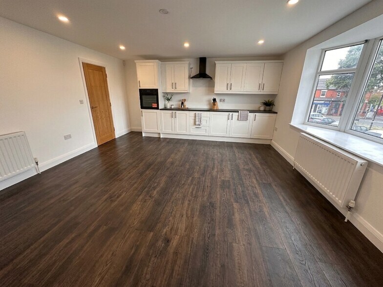 140 Moss Ln, Altrincham à vendre - Photo de l’immeuble – Image 2 sur 4