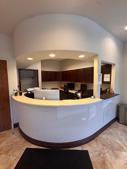 14131 Metropolis Ave, Fort Myers, FL à louer - Hall d’entrée – Image 2 sur 13