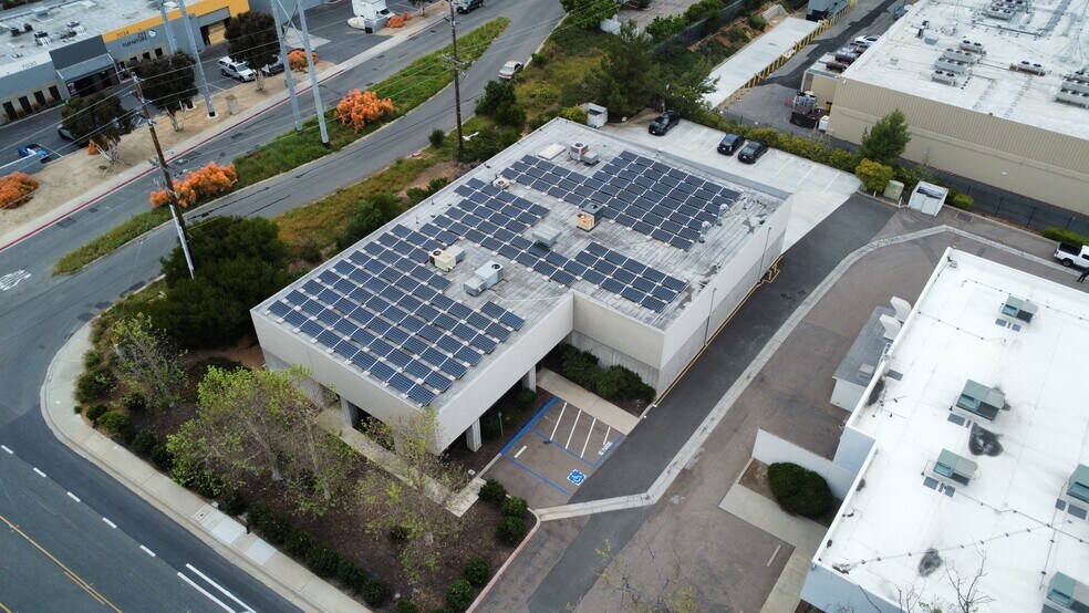 7110 Carroll Rd, San Diego, CA à vendre - Photo de l’immeuble – Image 3 sur 5