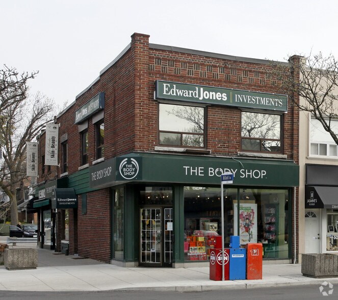2366 Bloor St W, Toronto, ON à louer - Photo principale – Image 1 sur 2