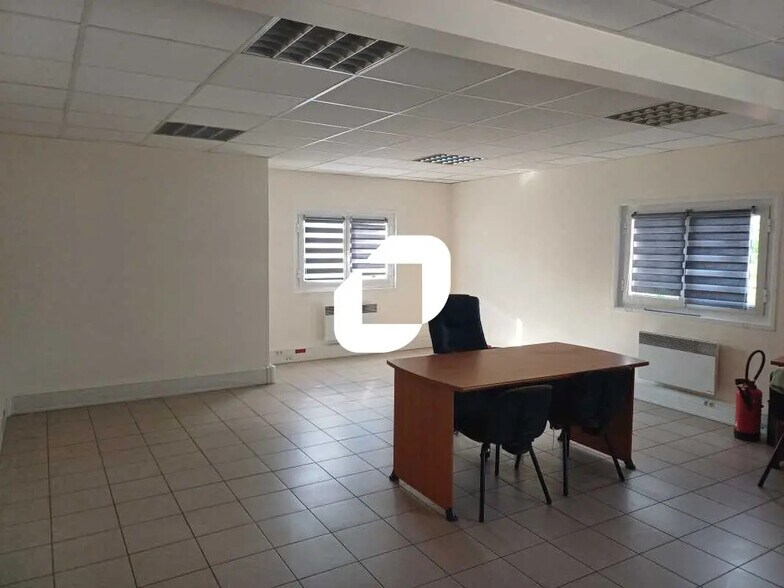 Bureau dans Champlan à louer - Photo de l’immeuble – Image 3 sur 7