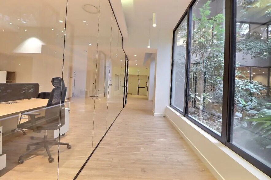 32 Bis Rue De Paradis, Paris à vendre - Photo de l’immeuble – Image 3 sur 17