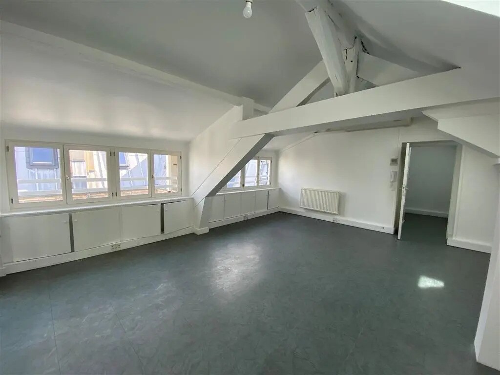 Bureau dans Paris à louer Photo de l’immeuble– Image 1 sur 9
