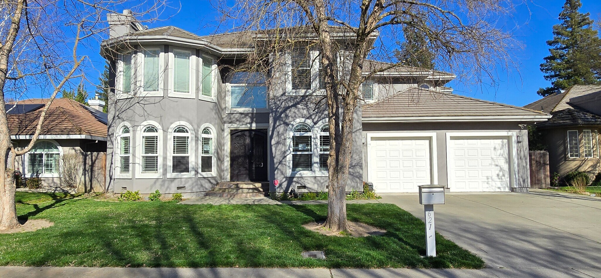 6212 N Point Way, Sacramento, CA à vendre Photo de l’immeuble– Image 1 sur 2