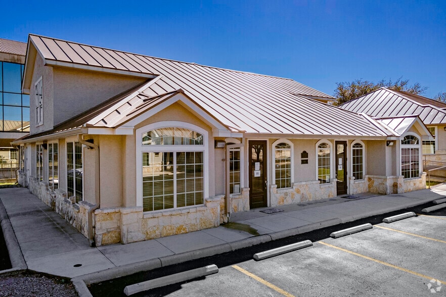 4230 Gardendale St, San Antonio, TX à louer - Photo principale – Image 1 sur 25