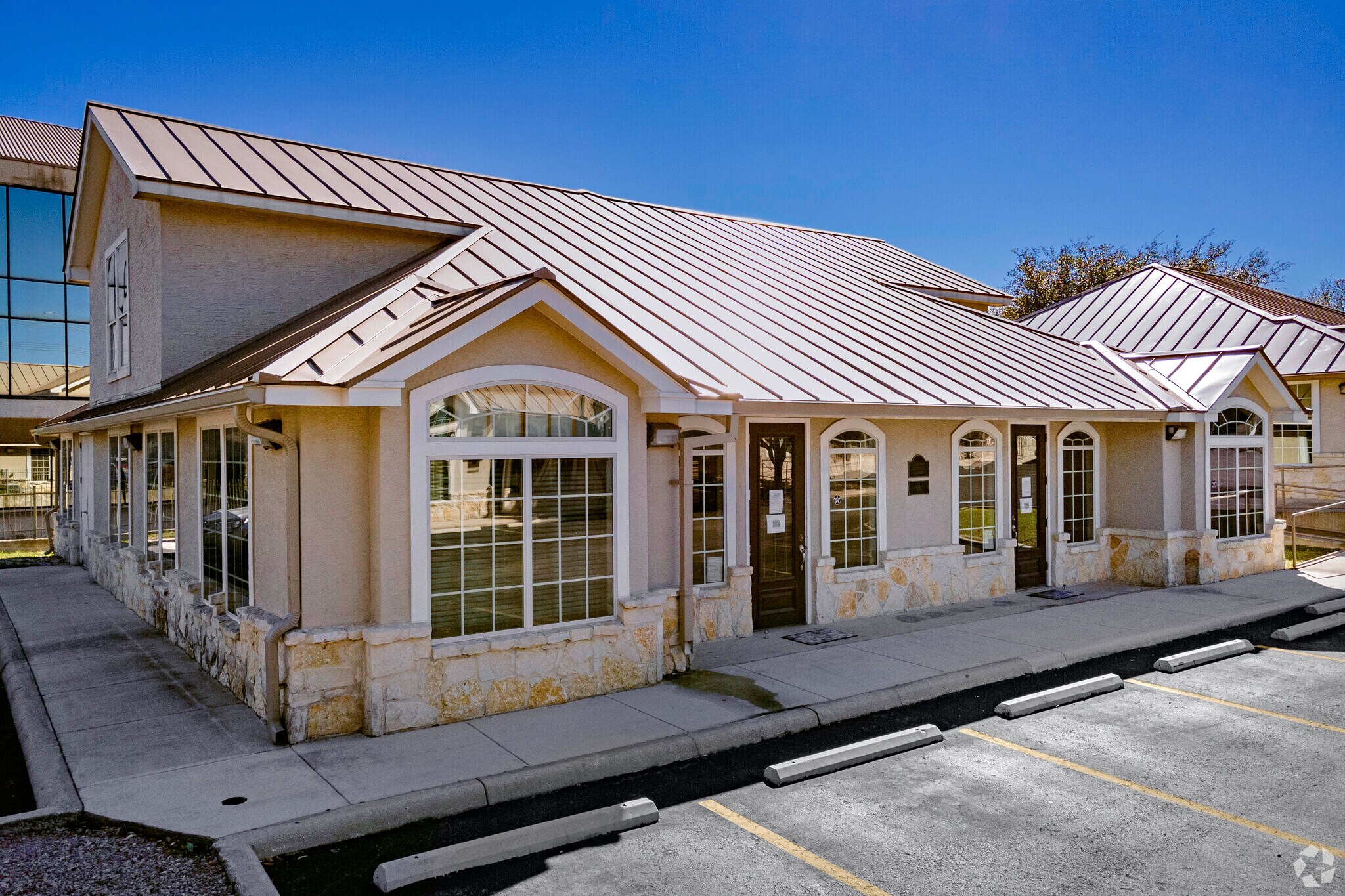 4230 Gardendale St, San Antonio, TX à louer Photo principale– Image 1 sur 26