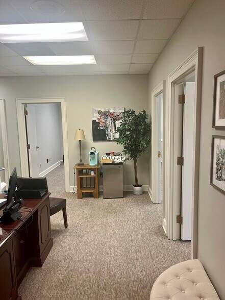 198 E Main St, Franklin, TN à louer - Photo de l’immeuble – Image 3 sur 5