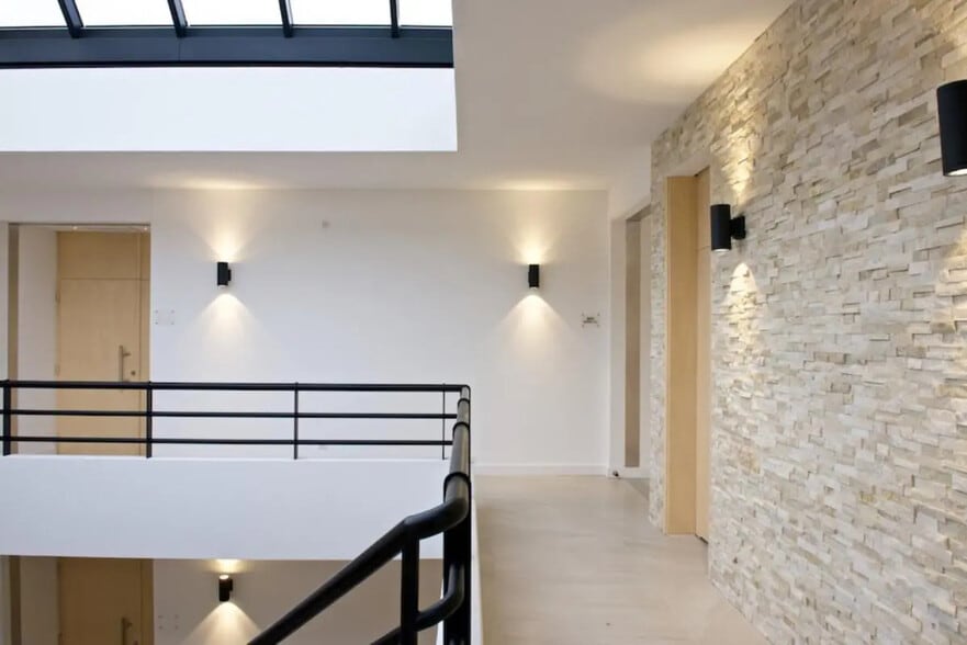 Bureau dans SOPHIA ANTIPOLIS à louer - Photo de l’immeuble – Image 3 sur 12