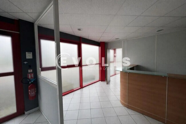 Plus de détails pour Local d'activités à louer