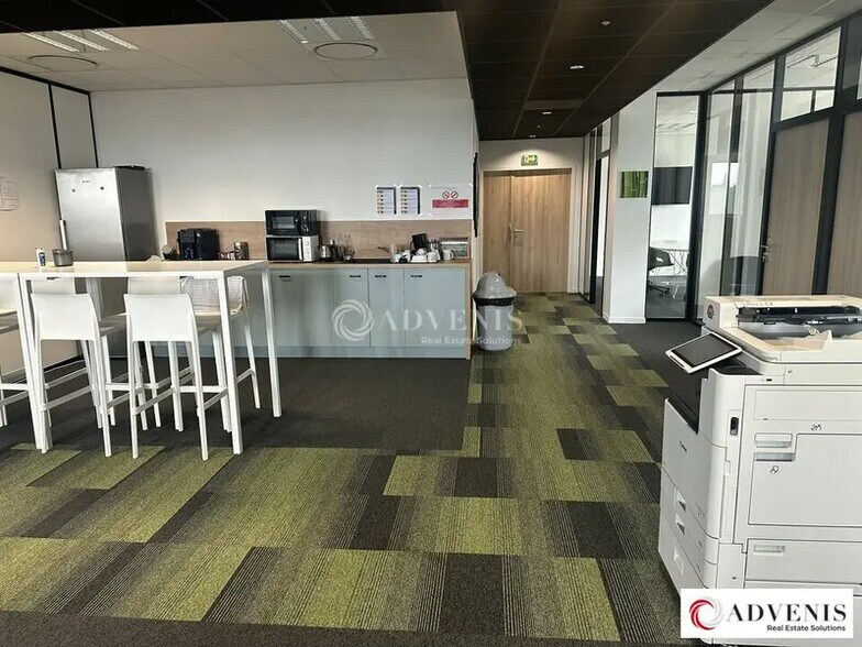 Bureau dans Lesquin à louer - Photo de l’immeuble – Image 3 sur 10