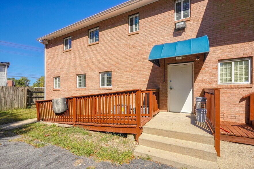 2505 Woodley Rd, Columbus, OH à vendre - Photo de l’immeuble – Image 3 sur 10