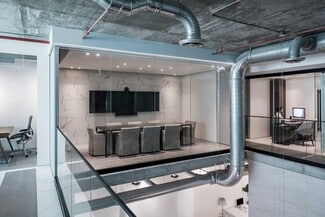 Plus de détails pour 350-380 NE 24th St, Miami, FL - Bureau à louer
