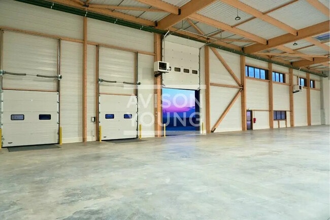 Plus de détails pour Local d'activités à louer