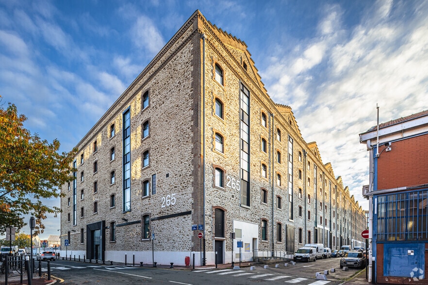26 Avenue Des Chemins De Fer Industriels, Aubervilliers à louer - Photo de l’immeuble – Image 3 sur 4