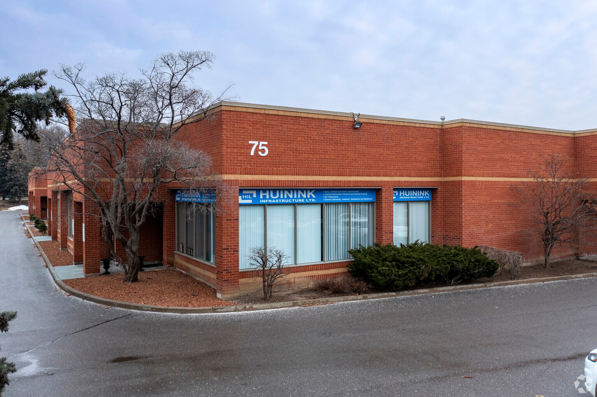 75 Fernstaff Ct, Vaughan, ON à louer Photo principale– Image 1 sur 6