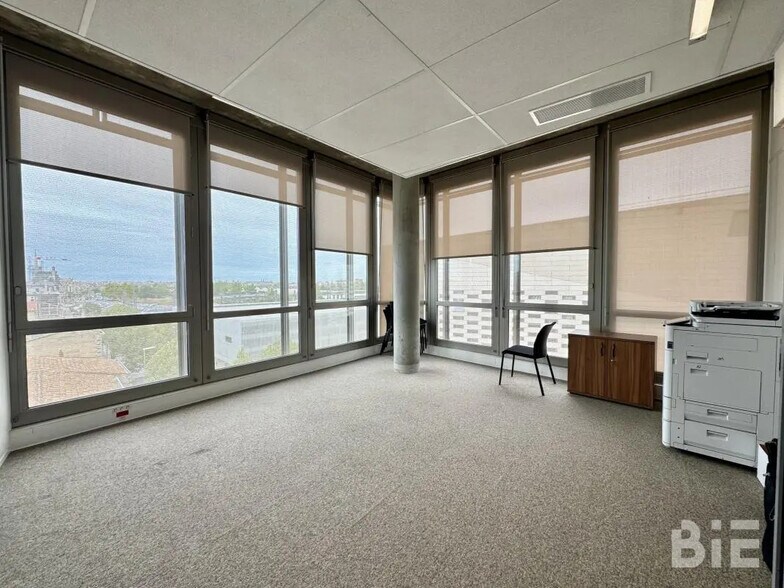 Bureau dans Bordeaux à louer - Photo de l’immeuble – Image 2 sur 6