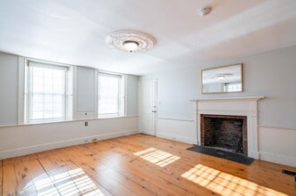 2 Ash St, Hollis, NH à vendre Photo intérieure– Image 1 sur 11