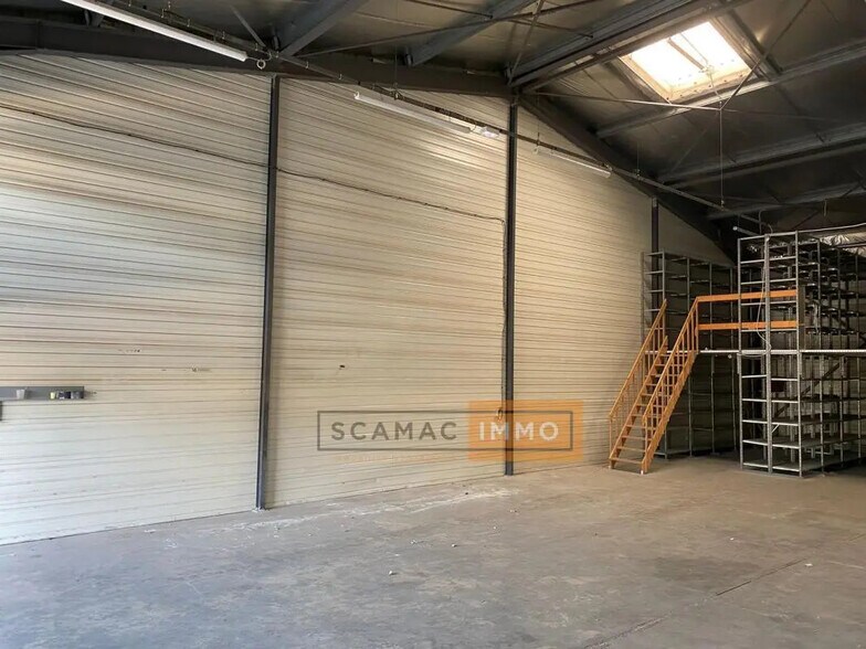 Industriel/Logistique dans La Seyne-sur-Mer à louer - Photo de l’immeuble – Image 3 sur 5