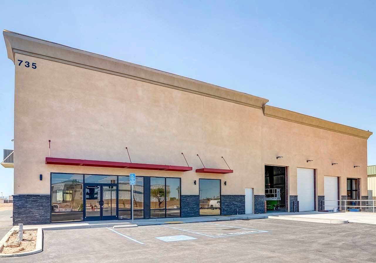 735 E Heil Ave, El Centro, CA à vendre Photo principale– Image 1 sur 10