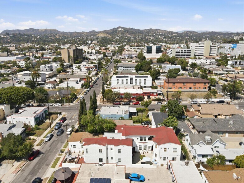 1250 N Mariposa Ave, Los Angeles, CA à vendre - Photo de l’immeuble – Image 2 sur 9