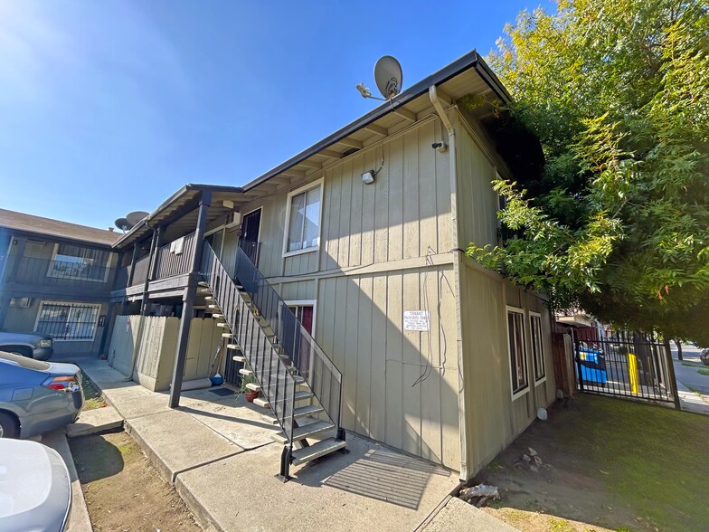 420 E Rose St, Stockton, CA à vendre - Photo de l’immeuble – Image 3 sur 6