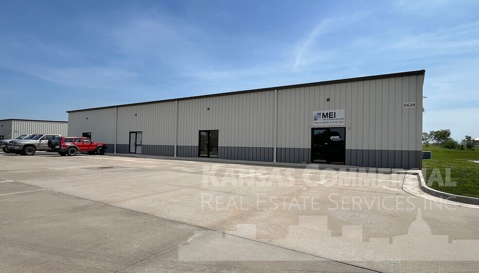 5604 SW Topeka Blvd, Topeka, KS à louer - Photo principale – Image 1 sur 4