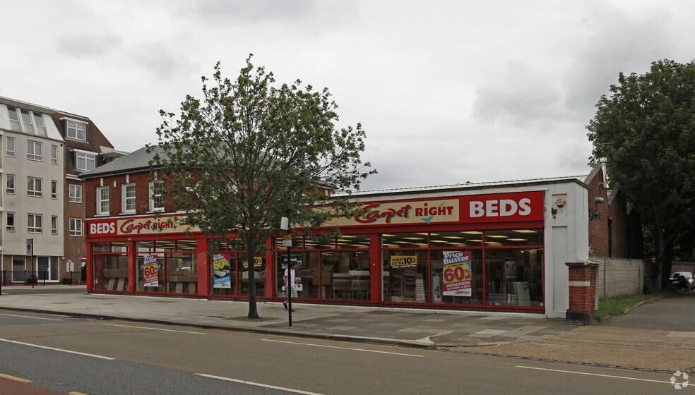 380 Uxbridge Rd, Londres à louer - Photo de l’immeuble – Image 2 sur 4