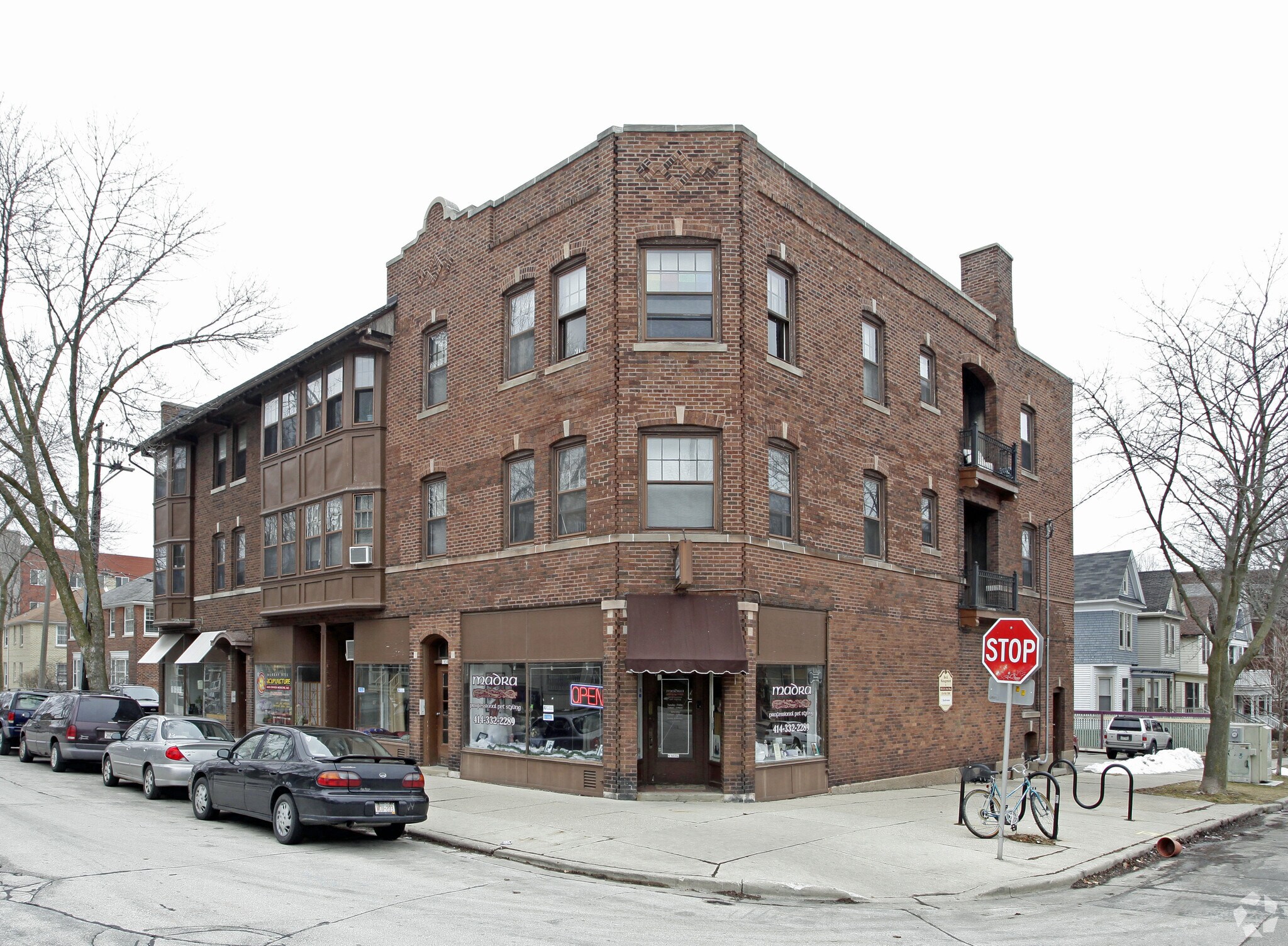 1922-1930 E Park Pl, Milwaukee, WI à louer Photo principale– Image 1 sur 5