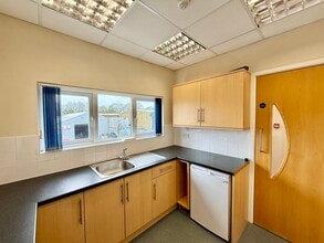 4 Kingsfield Close, Kings Heath Industrial Estate, Northampton à louer Photo intérieure– Image 1 sur 2