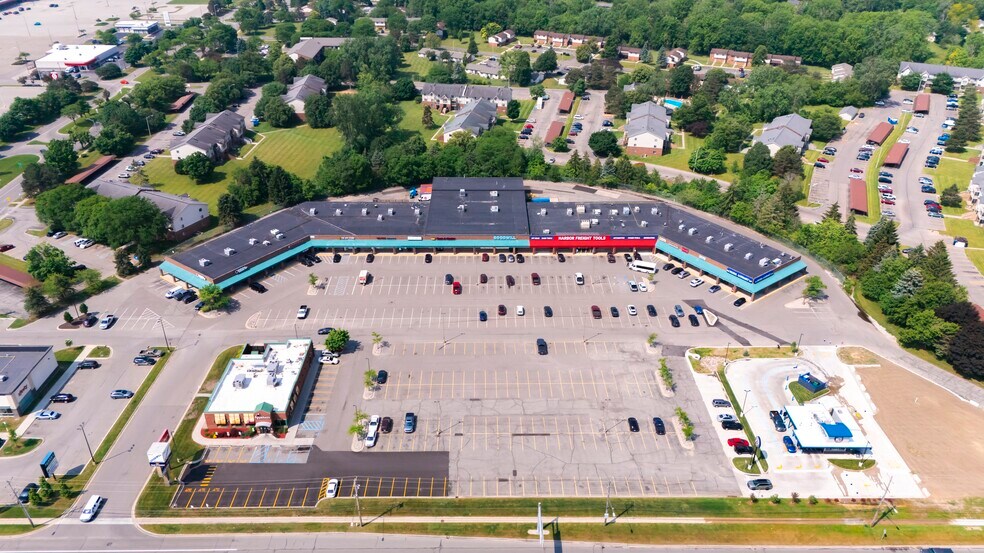 6250 S Cedar St, Lansing, MI à louer - Photo de l’immeuble – Image 3 sur 12