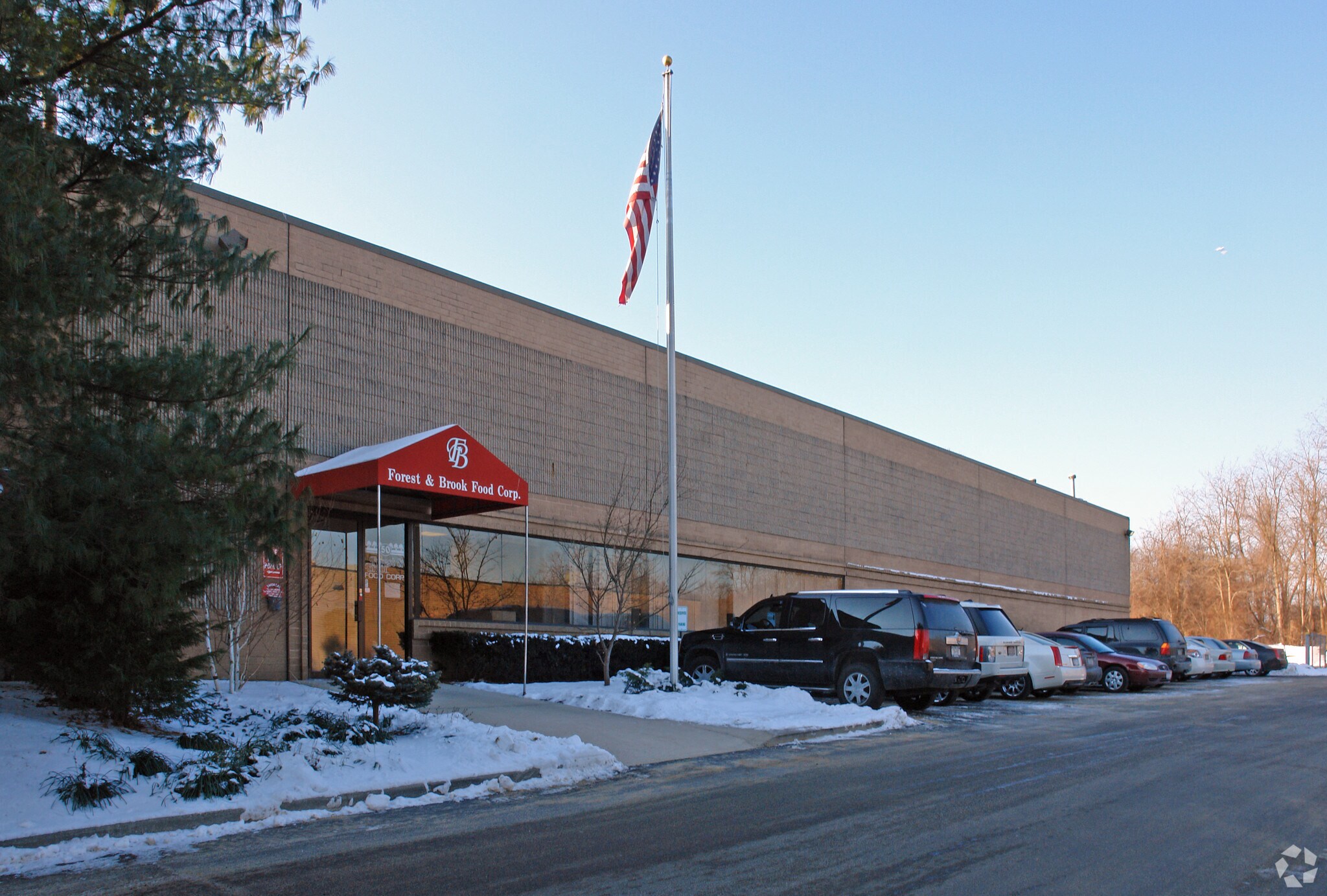 50 Constance Ct, Hauppauge, NY à louer Photo principale– Image 1 sur 3