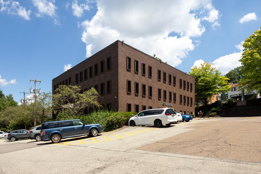 1016 Greentree Rd, Pittsburgh, PA à louer - Photo de l’immeuble – Image 3 sur 9